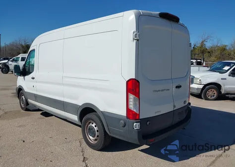 2020 Ford Transit-250 Cargo Van z USA, uszkodzony, nr VIN 1FTBR1CG5LKB66911